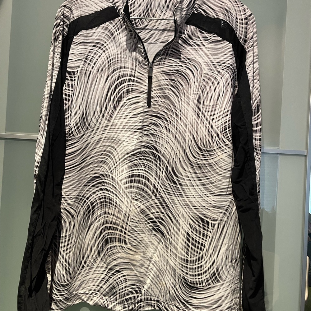 Black and White Patterned Pullover